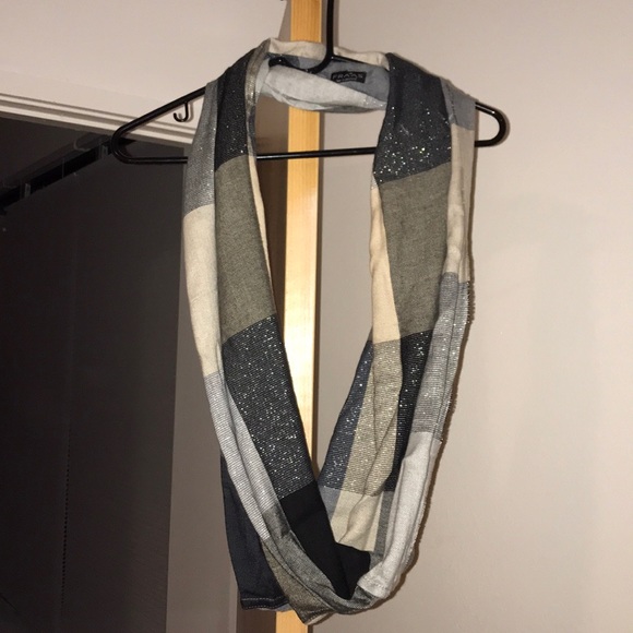 Infinity Scarf - Picture 1 of 5